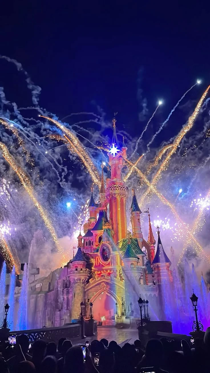 Destination view for Europe: Keukenhof & Disneyland